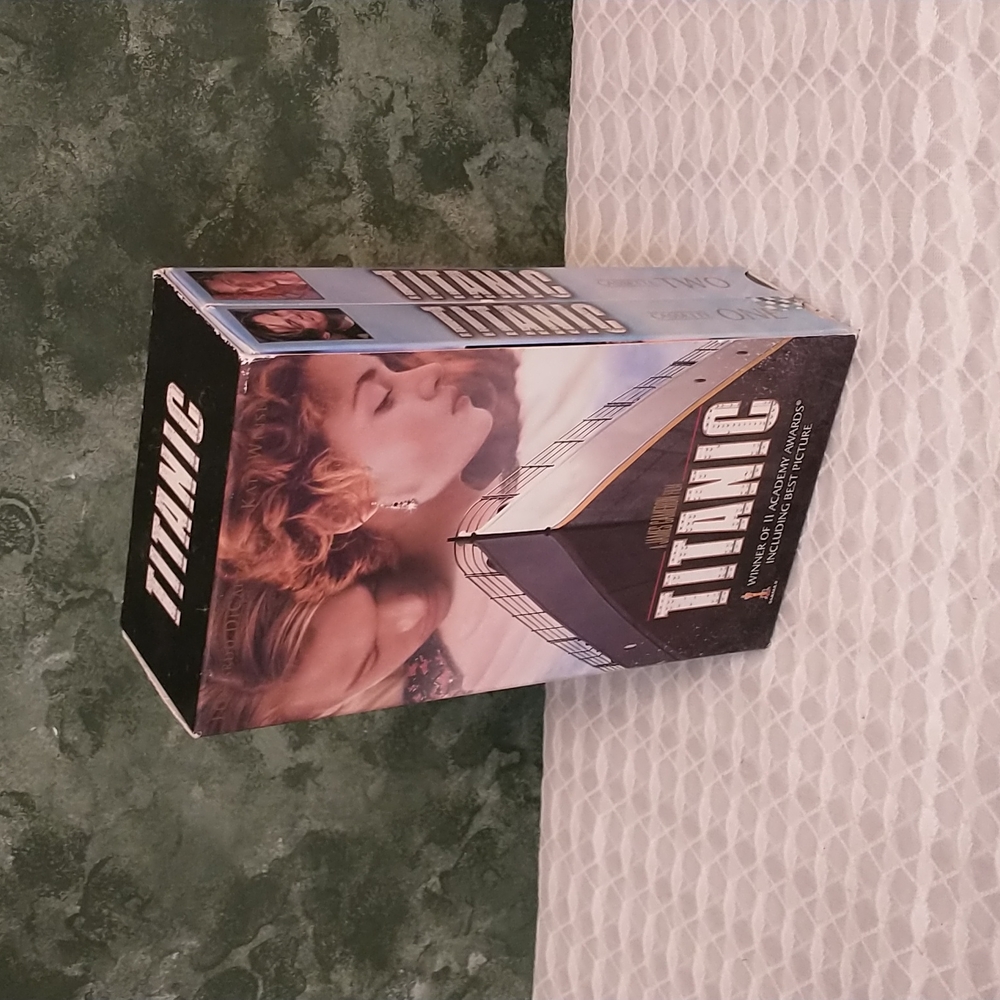 Titanic 2 VHS Tapes Box Set 1998 Leonardo DiCaprio Kate Winslet Best Picture